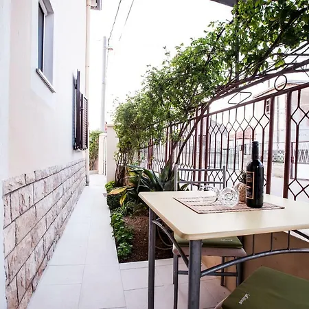 Apartman Aria *