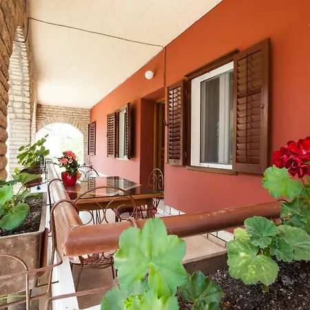 Apartment Aria