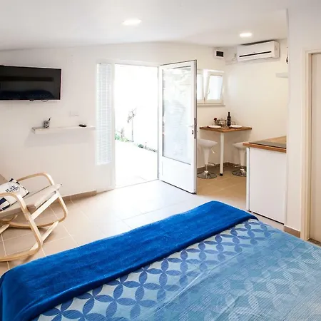 Apartment Aria