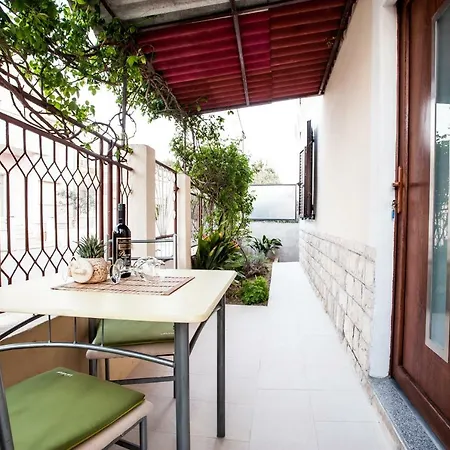 Aria Apartment *