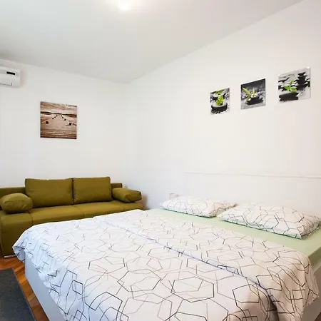Aria Apartment *